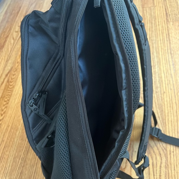 NWOT Port Authority BG100 Xcape Laptop Backpack - Picture 7 of 12